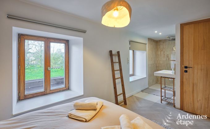 Charming village house for 10 people in Yvoir: hot tub, fireplace, large private garden