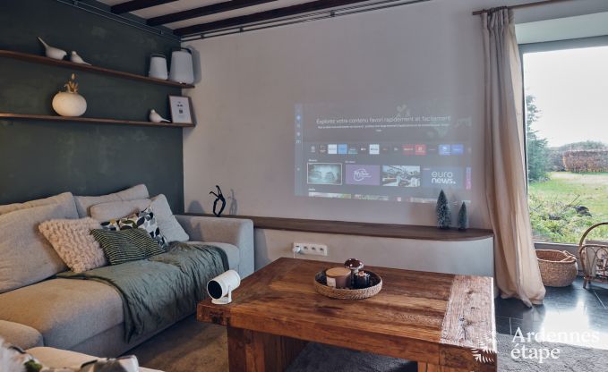 Charming village house for 10 people in Yvoir: hot tub, fireplace, large private garden