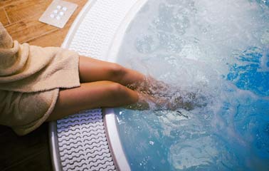 Relax in the jacuzzi
